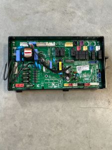 Circuit imprimé à lintérieur de la pièce HU091.U42